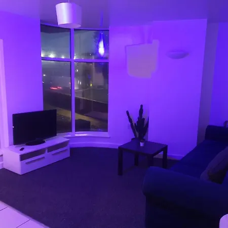 Modern 1 Bed Centre *