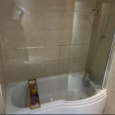 Modern 1 Bed Centre * 布雷得佛