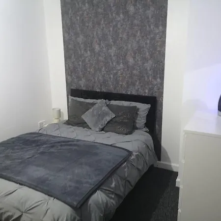 Modern 1 Bed Centre