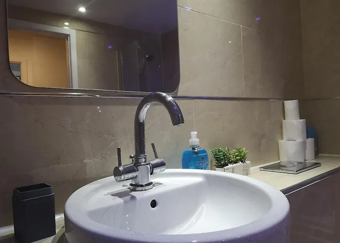 Modern 1 Bed Centre * Bradford (West Yorkshire)