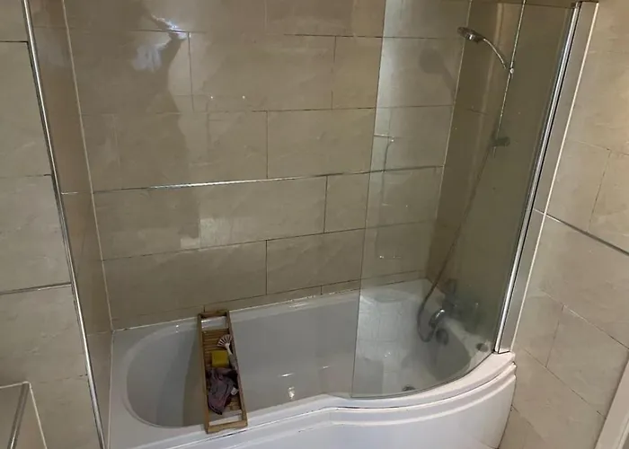 Modern 1 Bed Centre * 布雷得佛