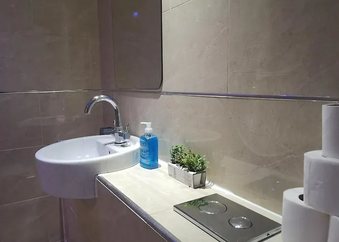 Modern 1 Bed Centre Bradford (West Yorkshire)