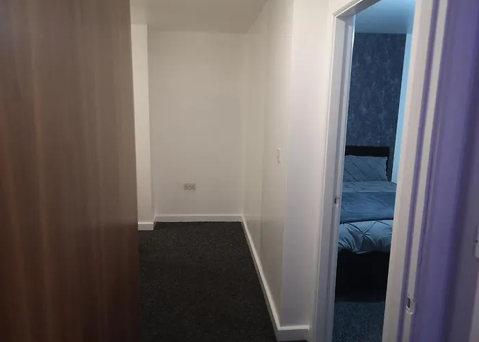 Modern 1 Bed Centre