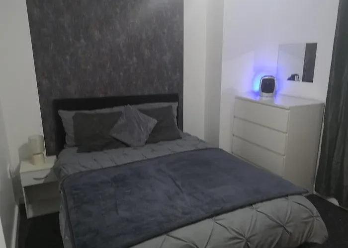 Modern 1 Bed Centre * 布雷得佛