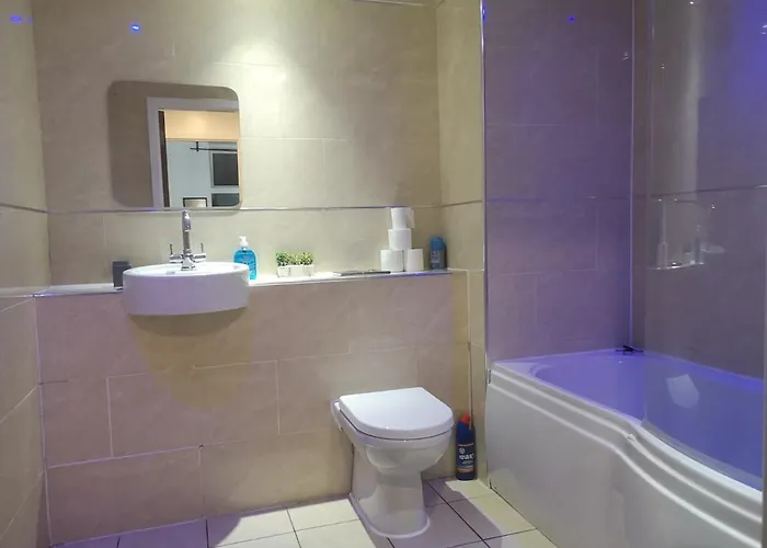 Modern 1 Bed Centre 公寓 布雷得佛