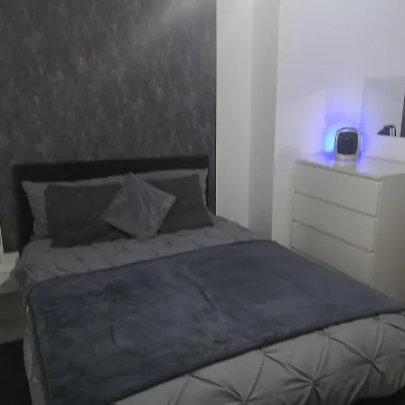 Modern 1 Bed Centre * Bradford (West Yorkshire)